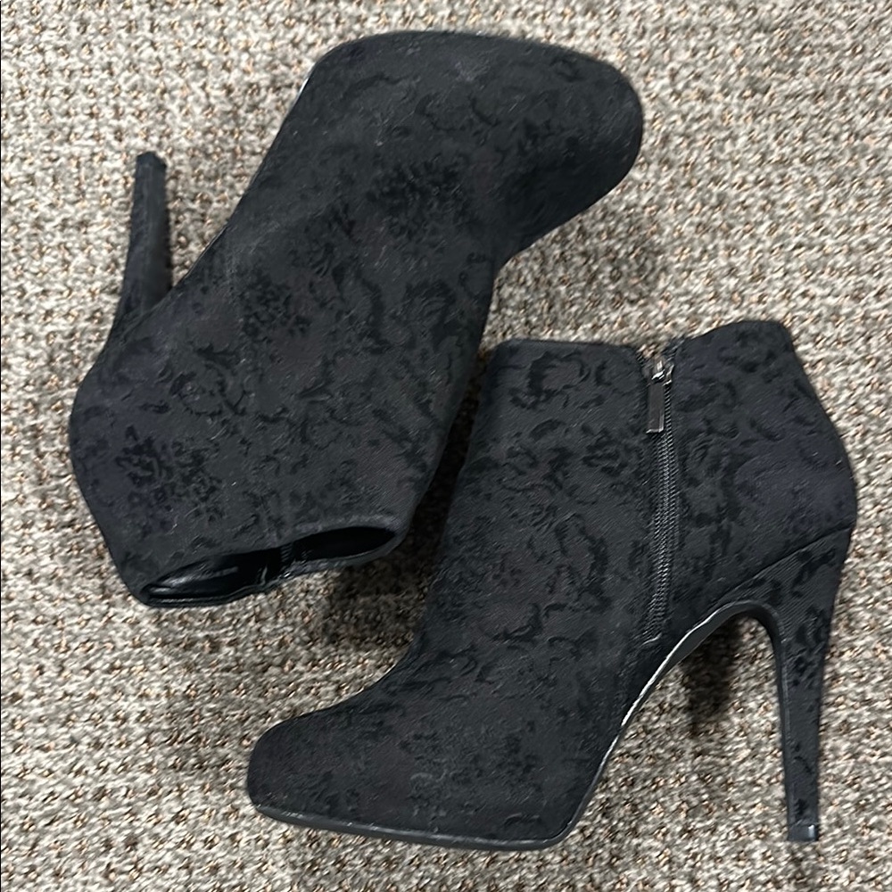 Elegant Black Ankle Boots